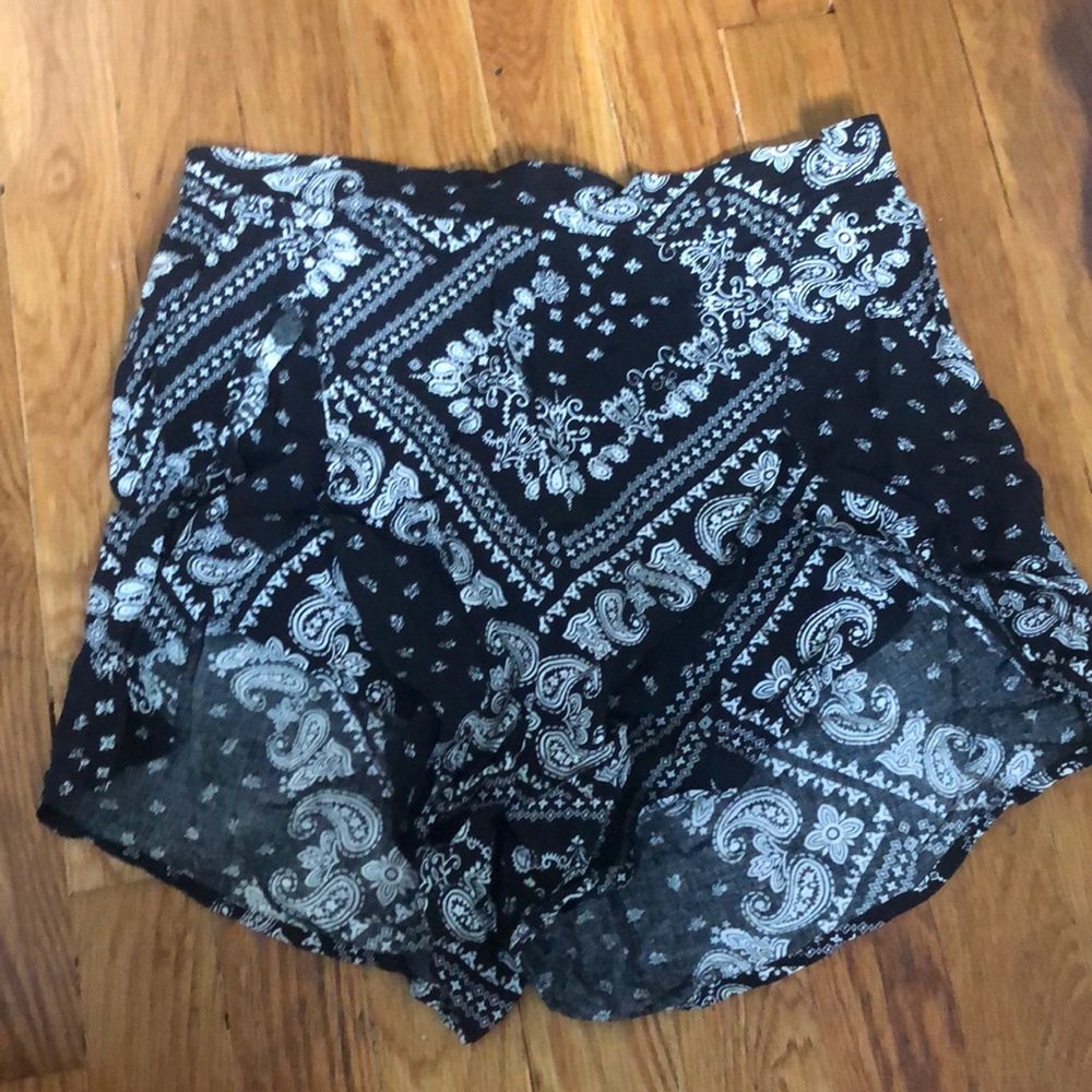 High waisted bandana print flowy shorts